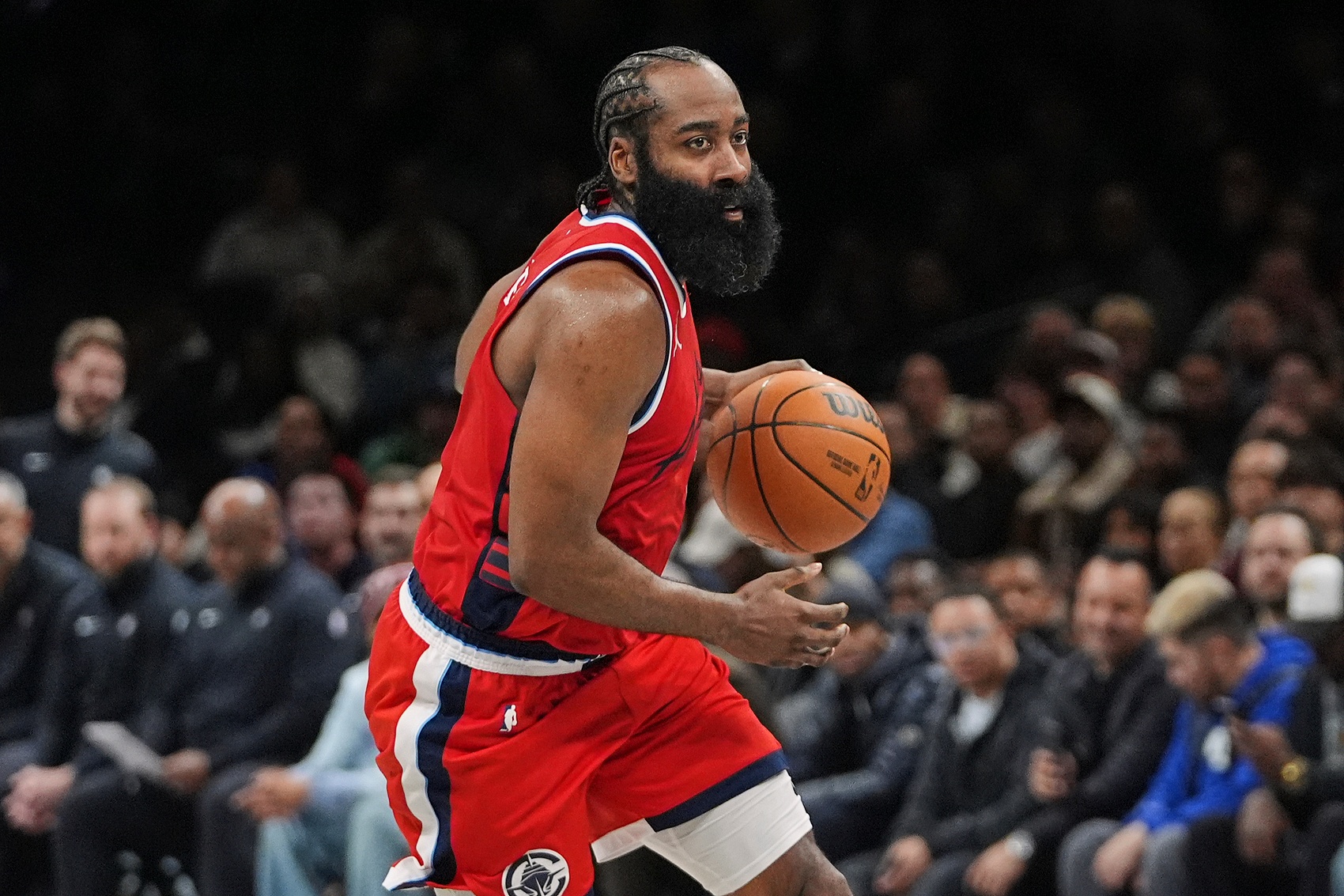 开云app下载-旗鼓相当！哈登生涯至今投篮命中数8442球 罚球命中数8439球