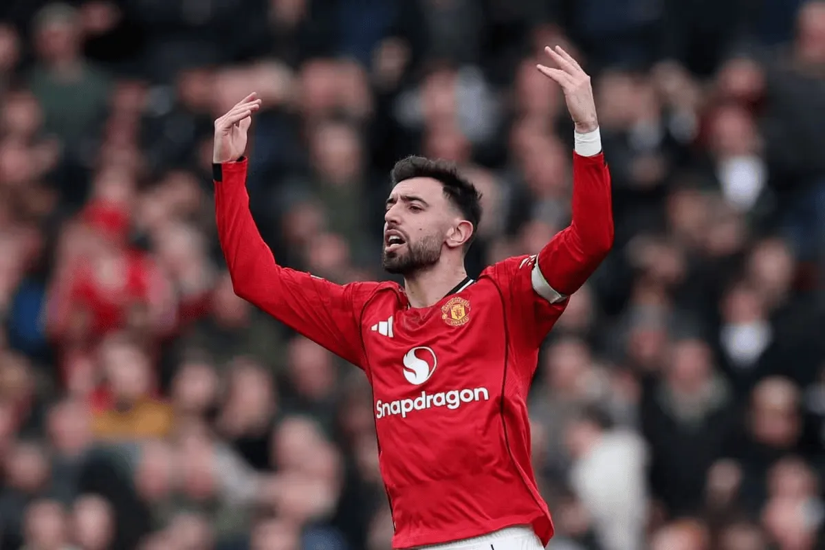 名宿：若B费继续自我鞭策&amp;amp;曼联再引援，他有能力率曼联进步